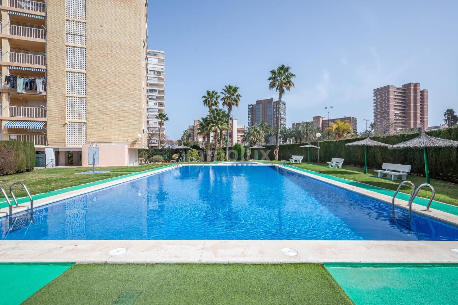 Piso de 3 habitaciones en Playa de San Juan en venta con piscina garaje - 350.000 € (Ref: 9064108)