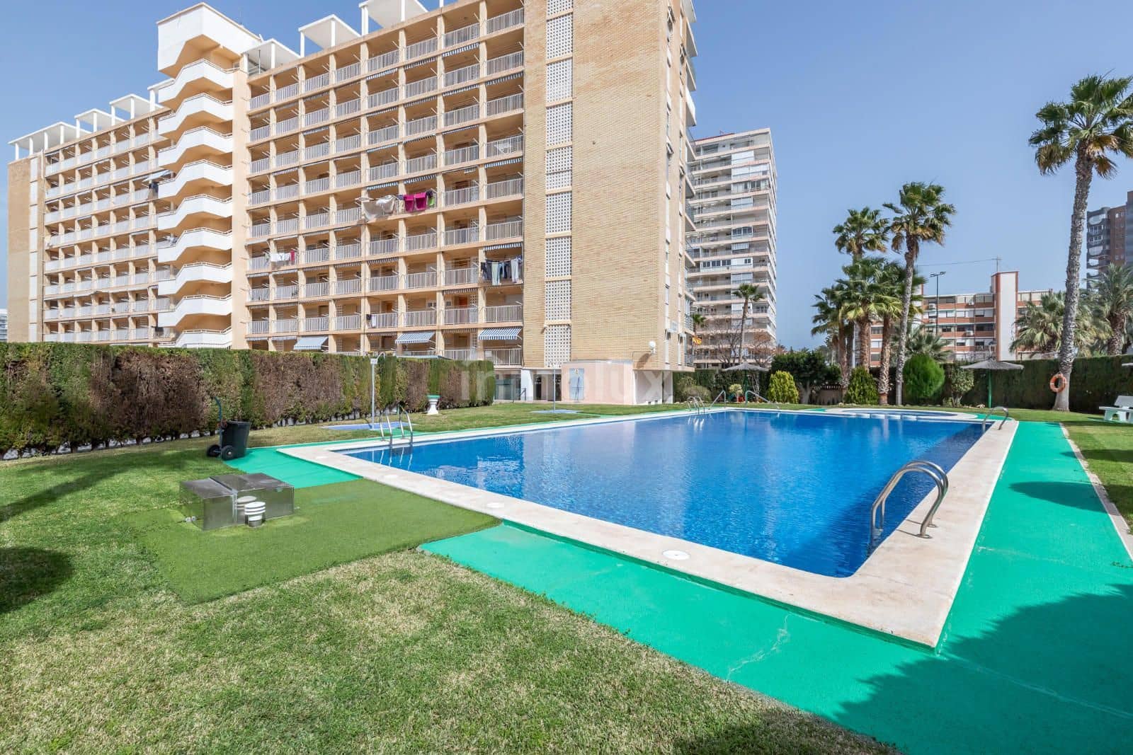 Piso de 3 habitaciones en Playa de San Juan en venta con piscina garaje - 350.000 € (Ref: 9064108)