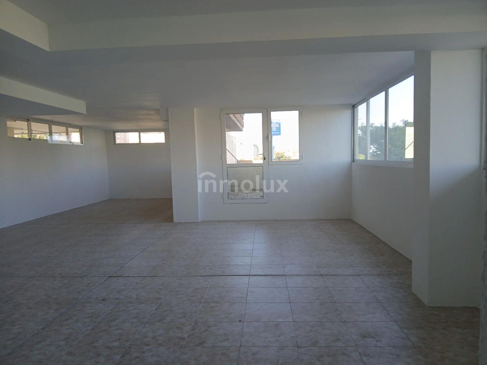 Kontor til leie i Alicante by med garasje - € 760 (Ref: 9064116)