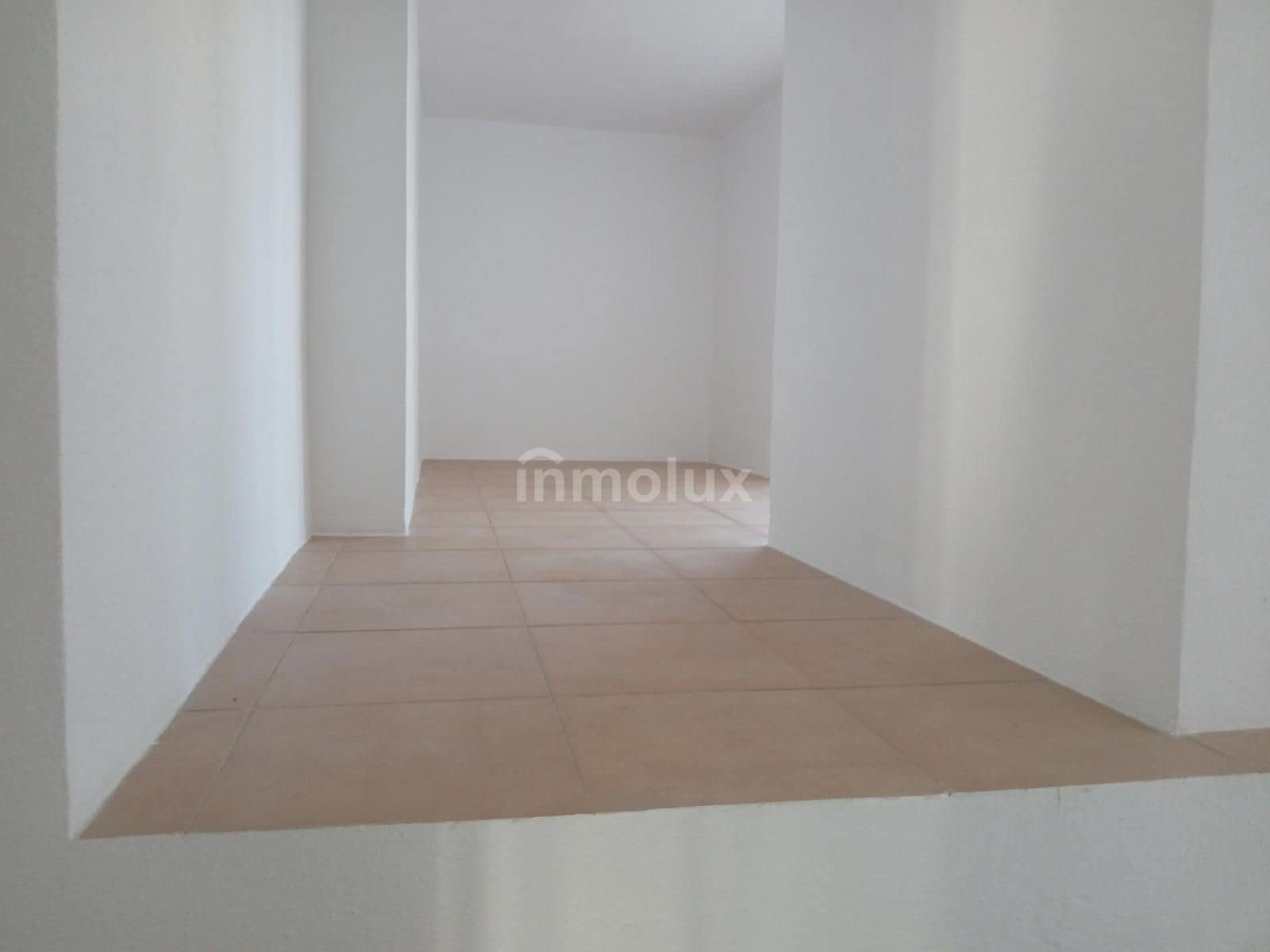 Kontor til leie i Alicante by med garasje - € 760 (Ref: 9064116)