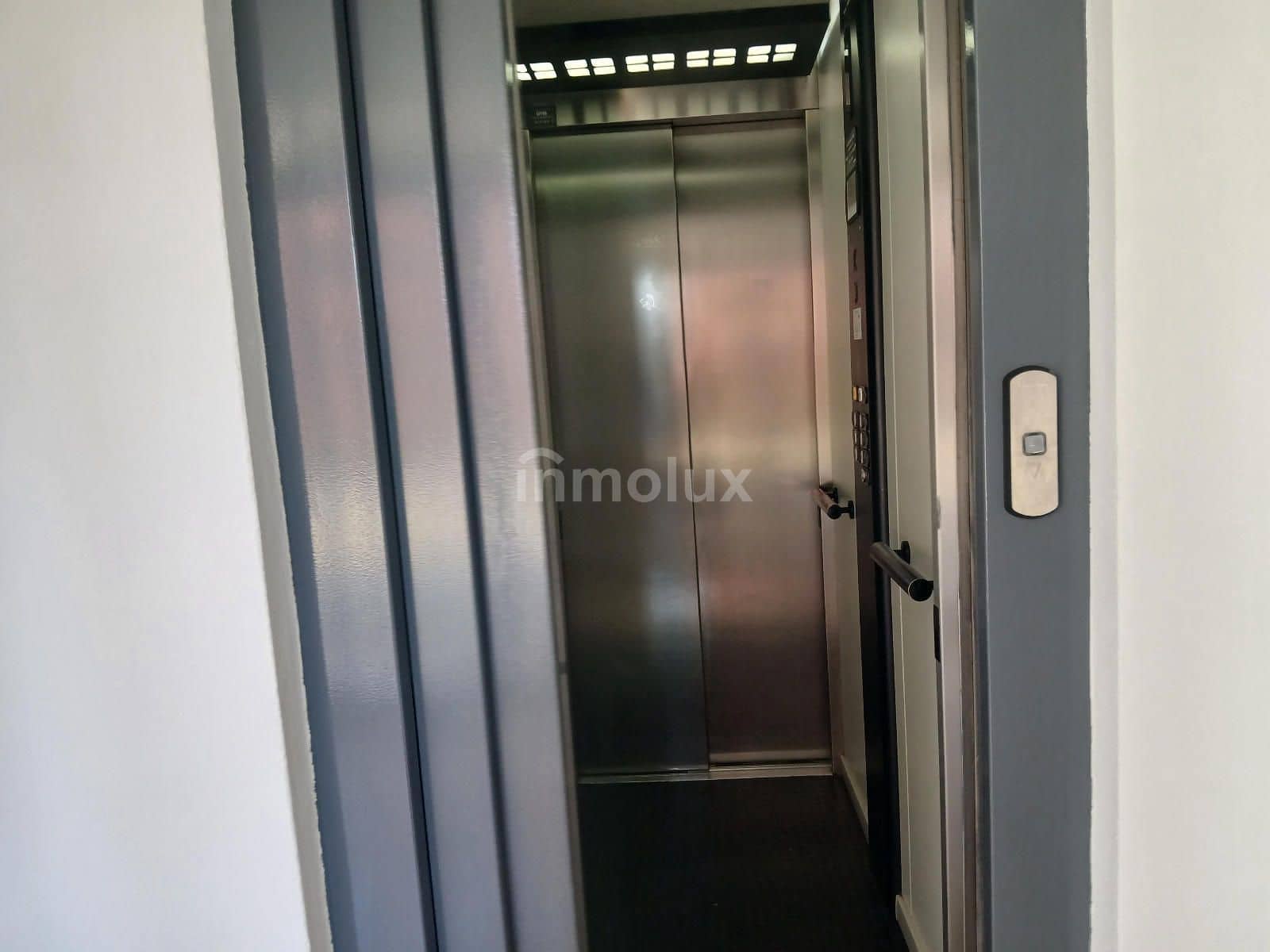 Kontor til leie i Alicante by med garasje - € 760 (Ref: 9064116)