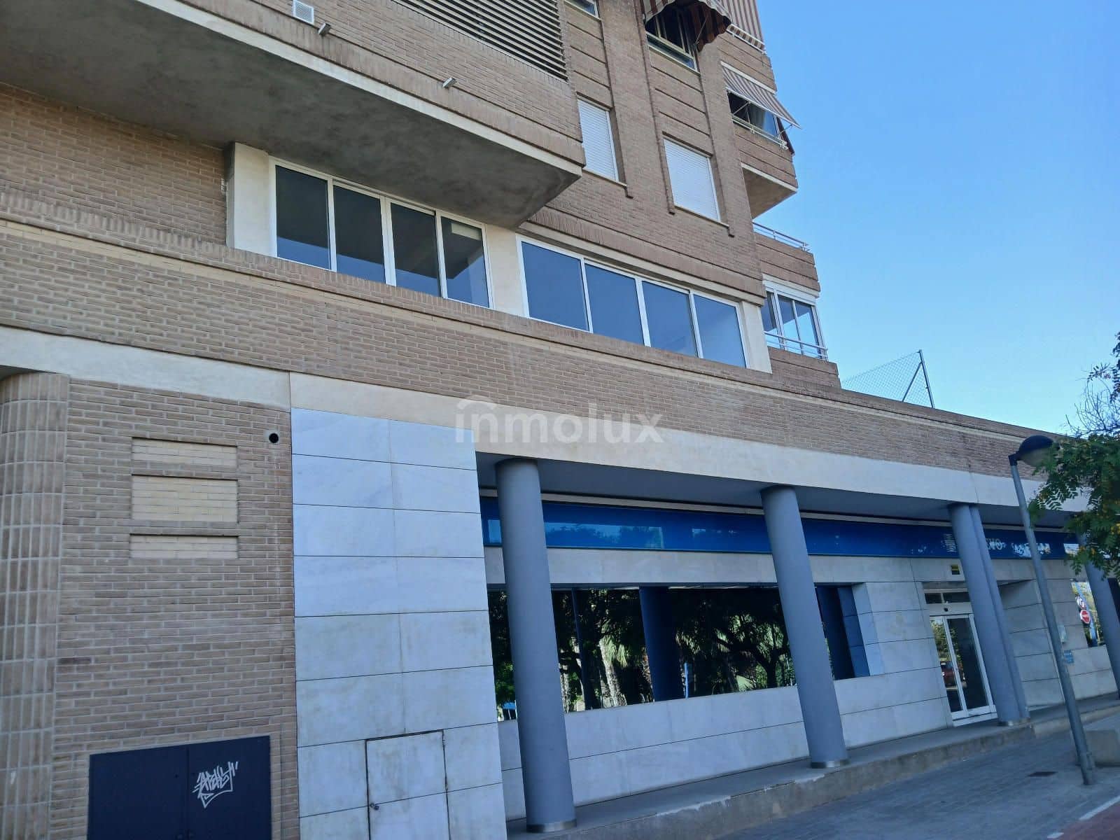 Kontor til leie i Alicante by med garasje - € 760 (Ref: 9064116)