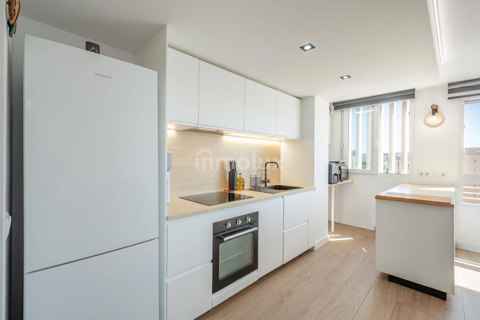 2 sovrum Lägenhet till salu i Playa de San Juan med pool garage - 365 000 € (Ref: 9064137)