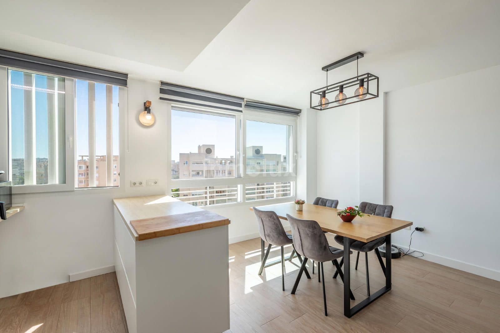 2 sovrum Lägenhet till salu i Playa de San Juan med pool garage - 365 000 € (Ref: 9064137)