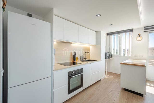 2 soverom Leilighet til salgs i Playa de San Juan, Alicante by med svømmebasseng garasje - € 365 000 (Ref: 9064137)