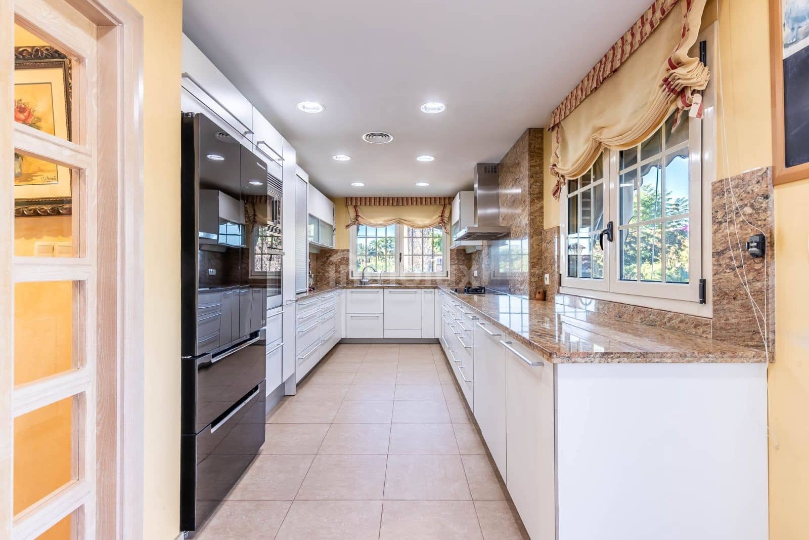 5 soveværelse Villa til salg i Alicante by med swimmingpool garage - € 1.600.000 (Ref: 9064142)