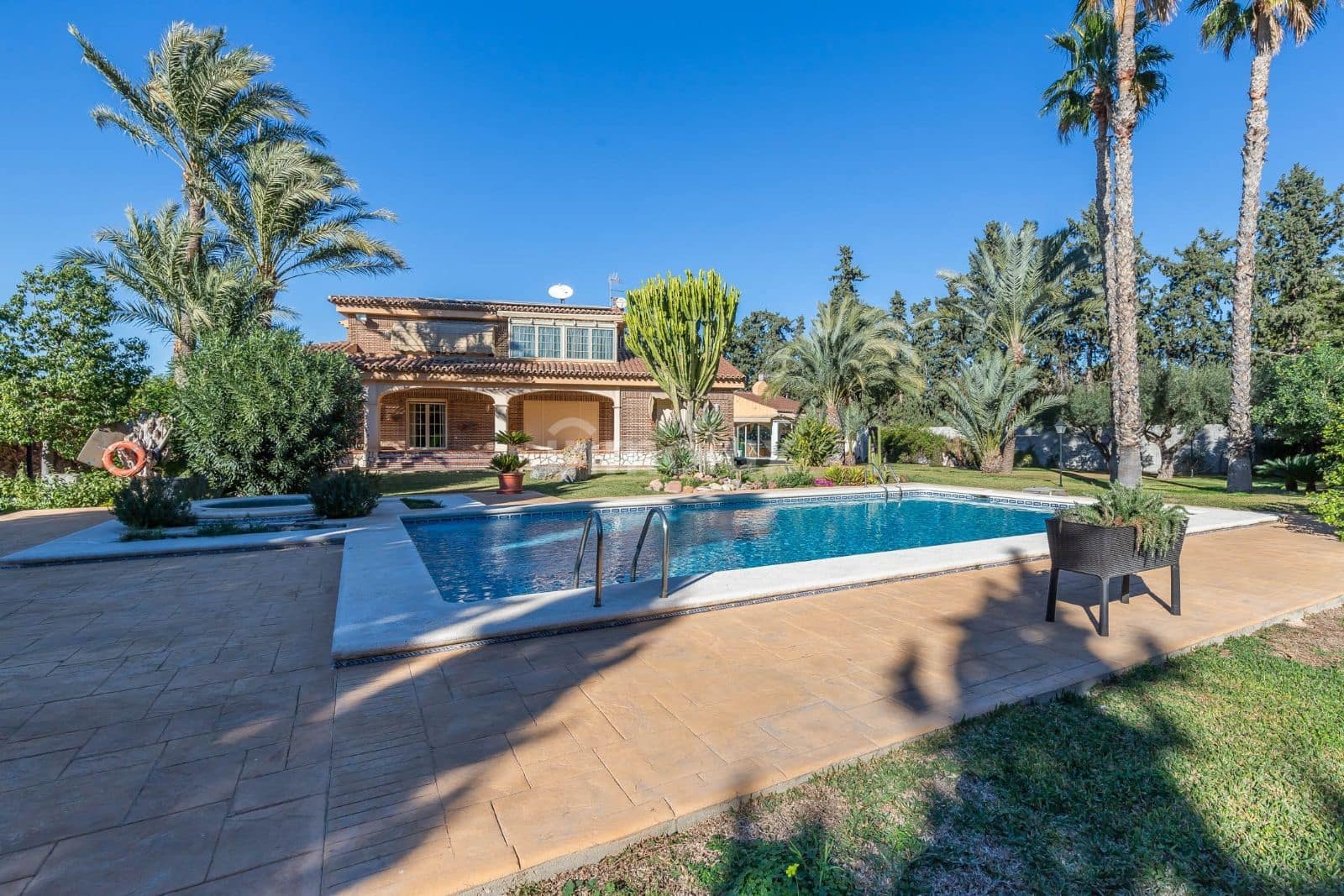 5 soveværelse Villa til salg i Alicante by med swimmingpool garage - € 1.600.000 (Ref: 9064142)