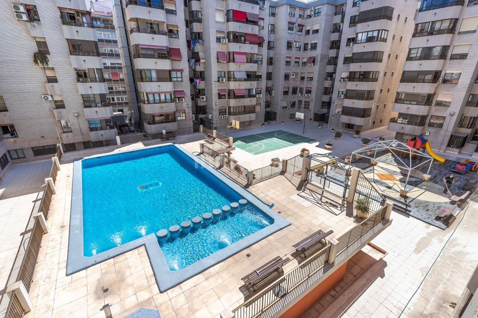 4 quarto Apartamento para venda em Alicante cidade com piscina garagem - 480 000 € (Ref: 9072825)