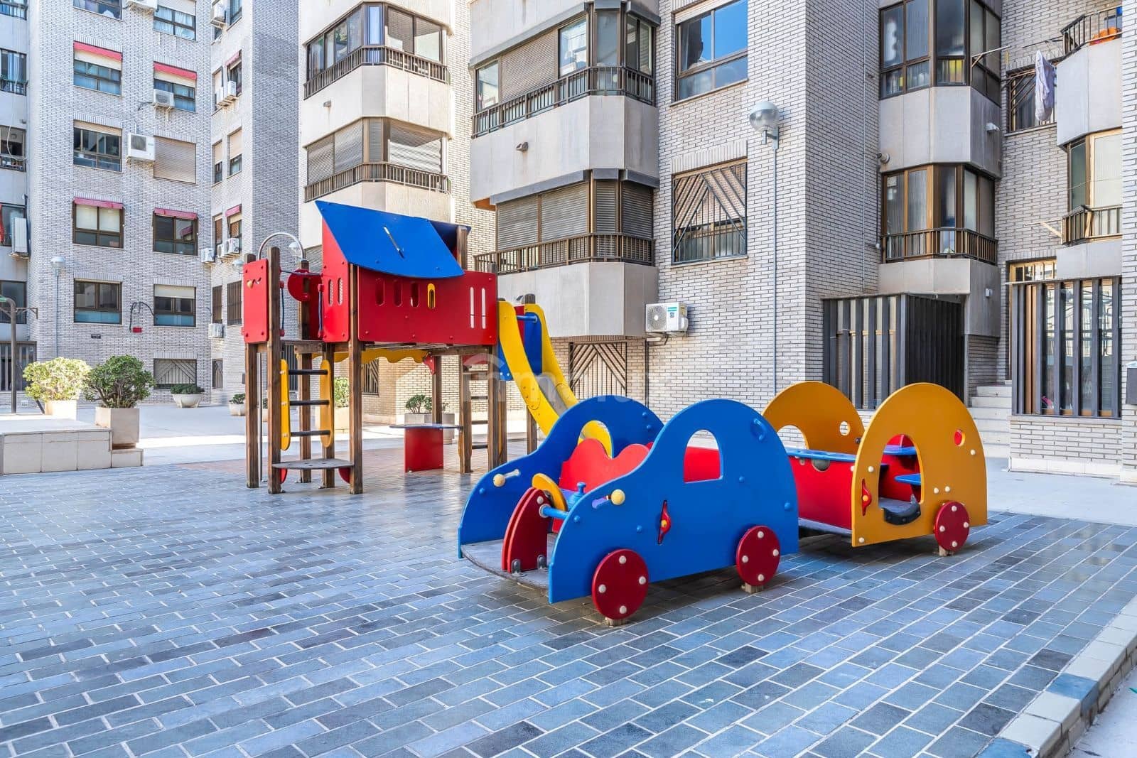 4 quarto Apartamento para venda em Alicante cidade com piscina garagem - 480 000 € (Ref: 9072825)