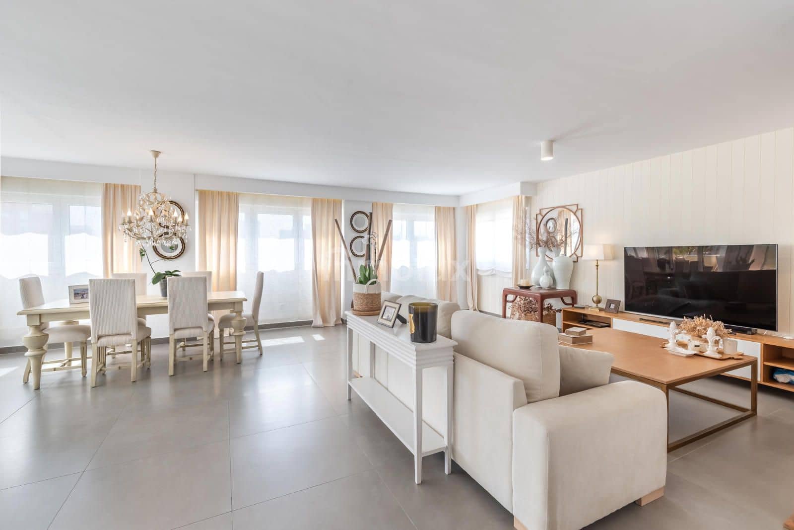 2 soveværelse Penthouse til salg i Playa de San Juan med swimmingpool garage - € 659.000 (Ref: 9101572)