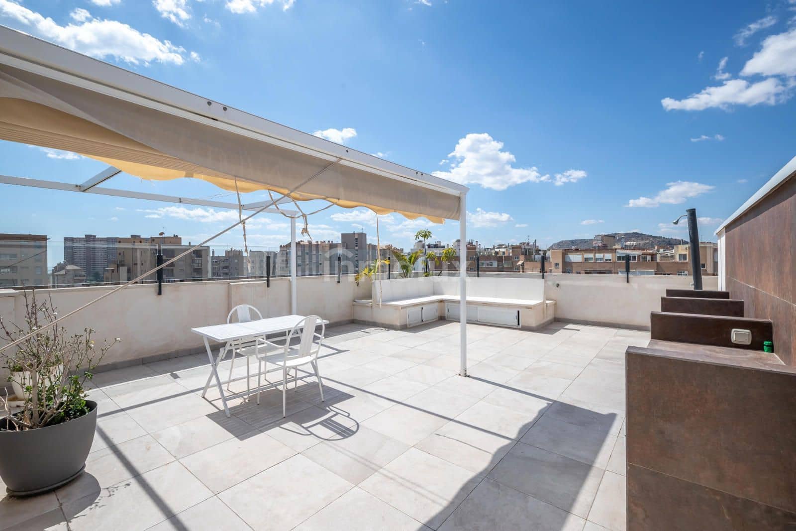 2 soveværelse Penthouse til salg i Playa de San Juan med swimmingpool garage - € 659.000 (Ref: 9101572)