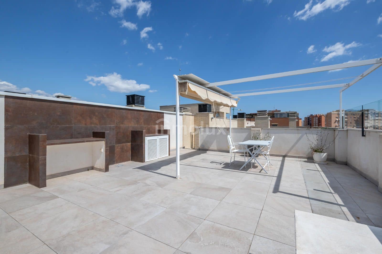 2 soveværelse Penthouse til salg i Playa de San Juan med swimmingpool garage - € 659.000 (Ref: 9101572)