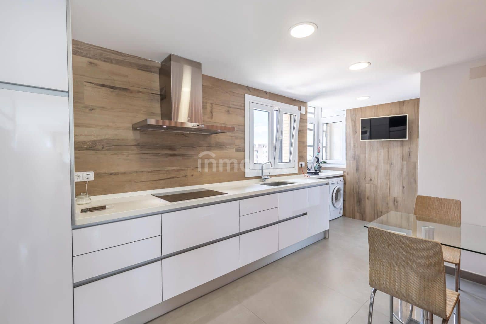 2 soveværelse Penthouse til salg i Playa de San Juan med swimmingpool garage - € 659.000 (Ref: 9101572)