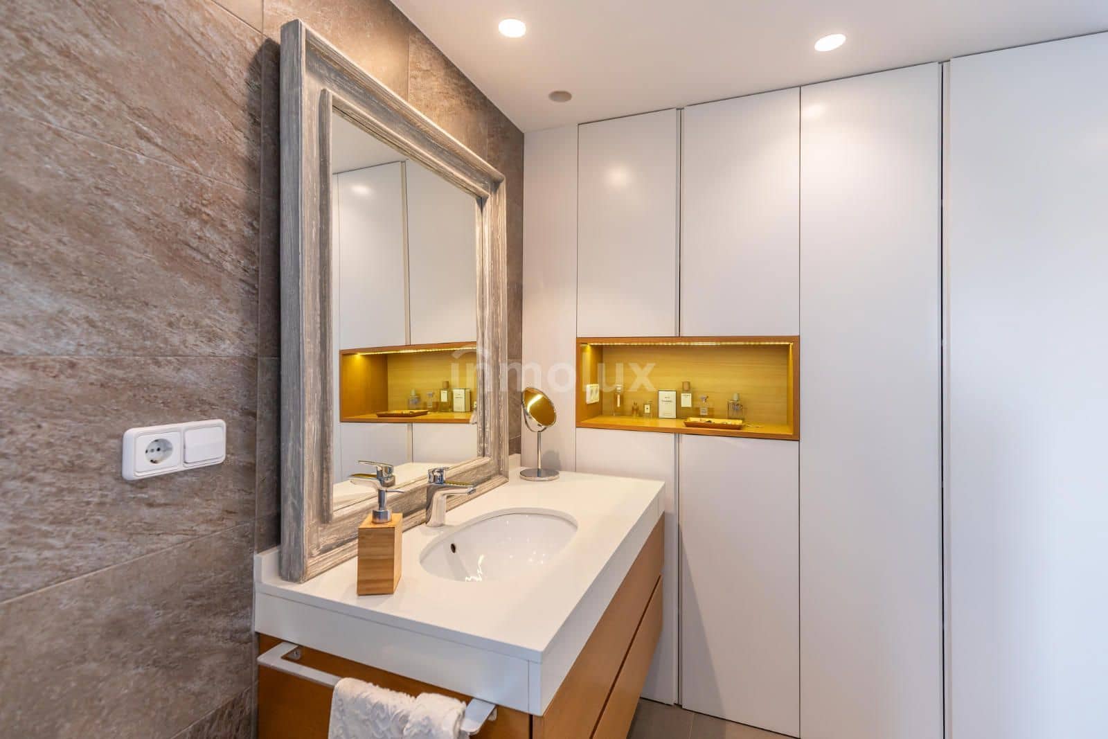 2 soveværelse Penthouse til salg i Playa de San Juan med swimmingpool garage - € 659.000 (Ref: 9101572)