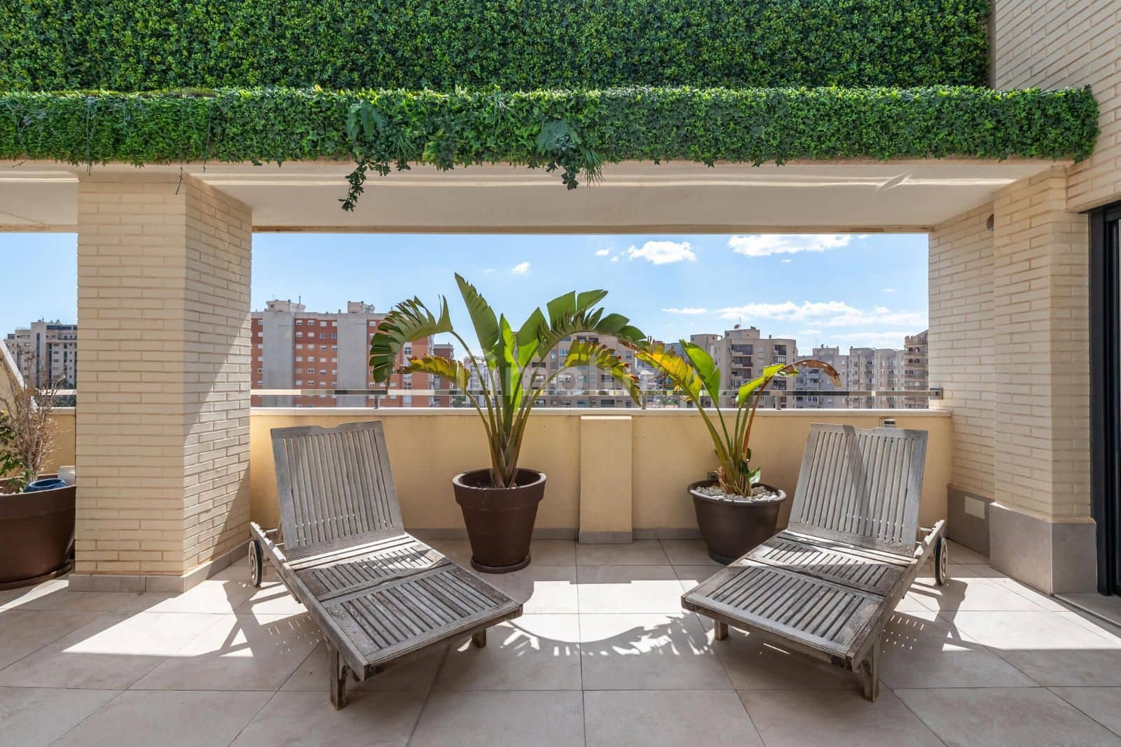 2 soveværelse Penthouse til salg i Playa de San Juan med swimmingpool garage - € 659.000 (Ref: 9101572)