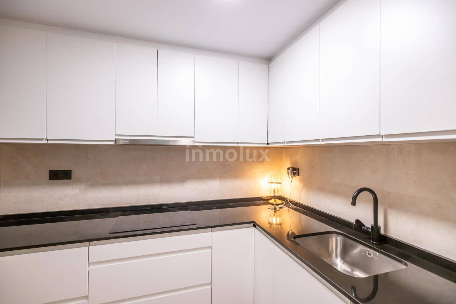 2 makuuhuone Asunto myytävänä paikassa Alicante kaupunki - 200 000 € (Ref: 9111704)