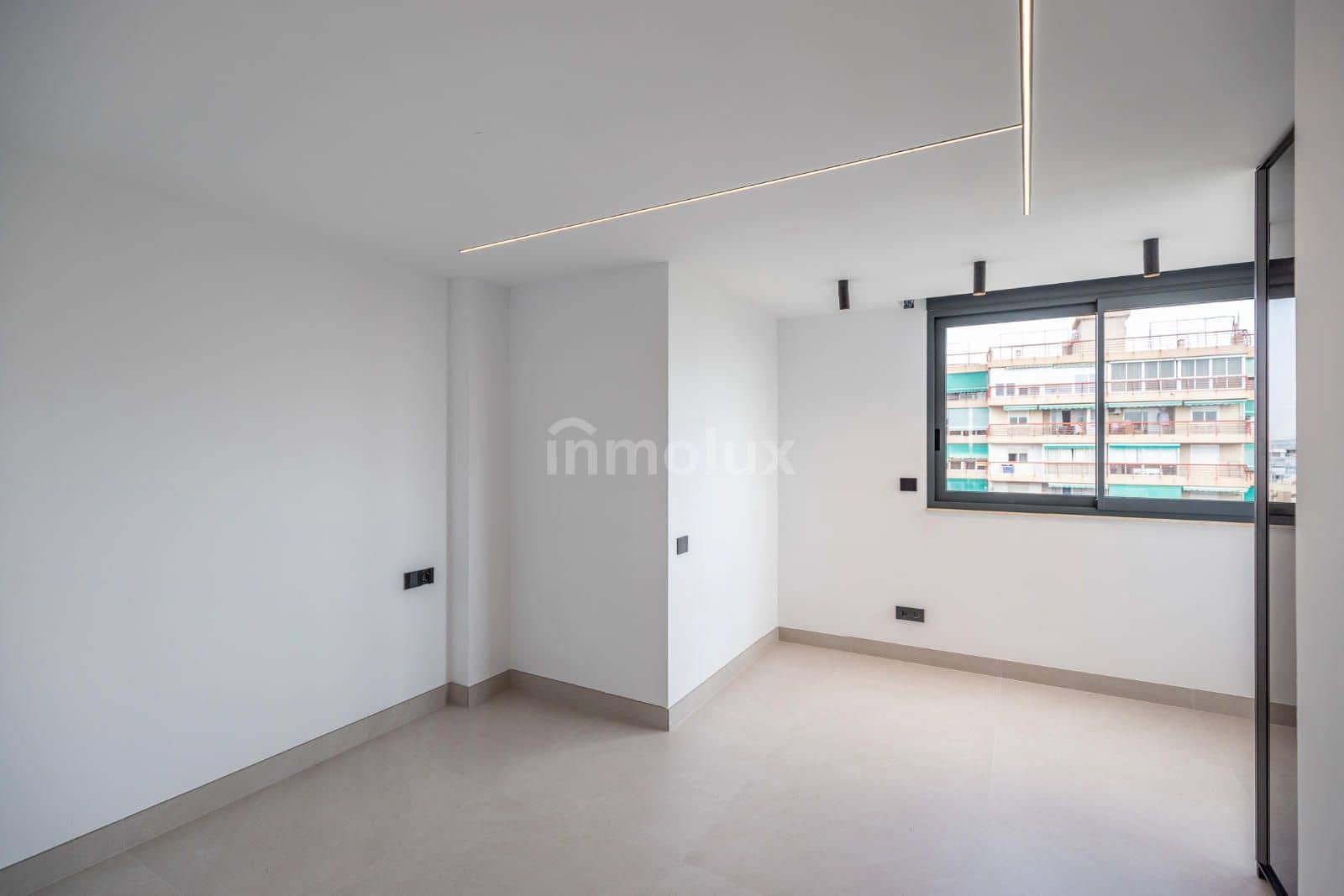 3 soverom Leilighet til salgs i Alicante by med svømmebasseng garasje - € 470 000 (Ref: 9118450)