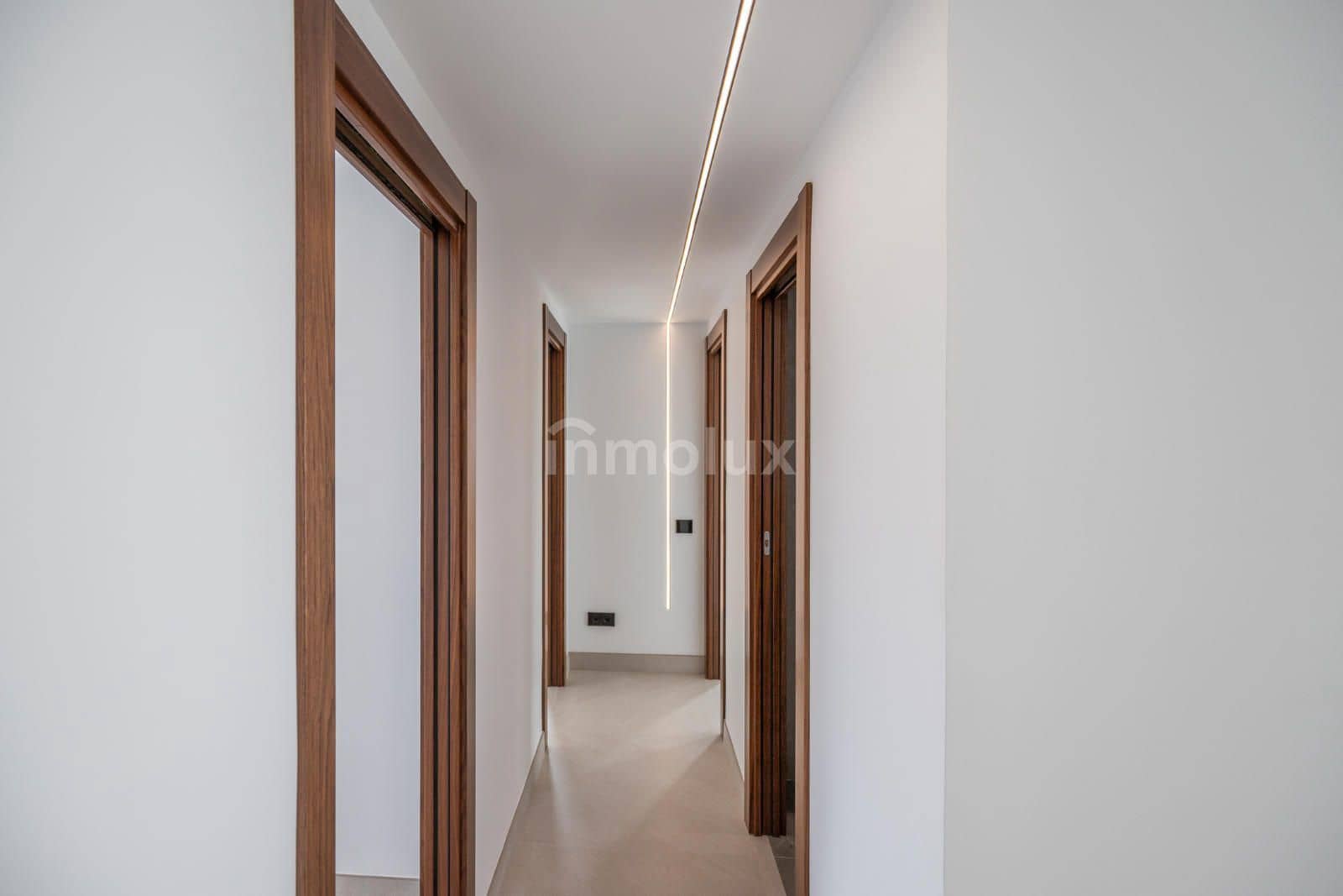 3 soverom Leilighet til salgs i Alicante by med svømmebasseng garasje - € 470 000 (Ref: 9118450)