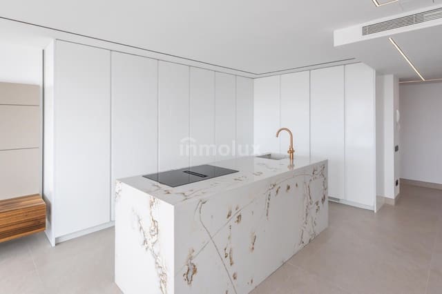 3 soveværelse Lejlighed til salg i Albufereta, Alicante by med swimmingpool garage - € 470.000 (Ref: 9118450)