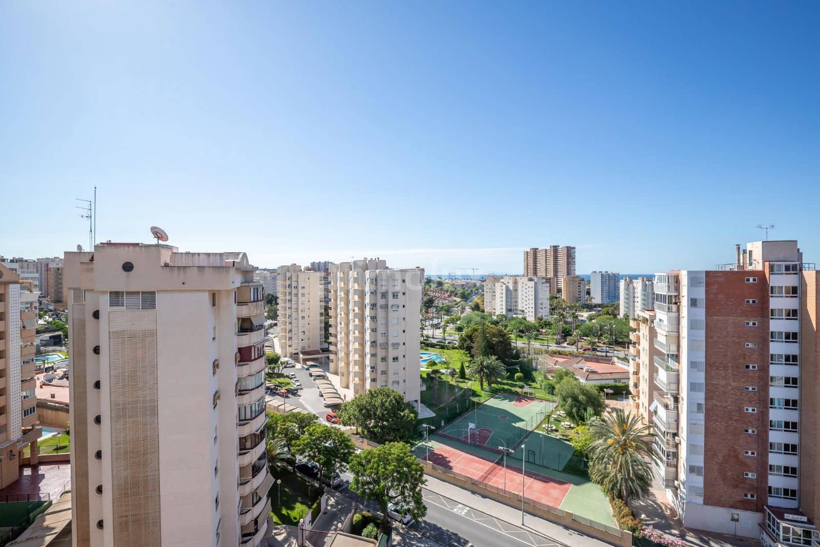 3 soverom Leilighet til salgs i Alicante by med svømmebasseng garasje - € 470 000 (Ref: 9118450)