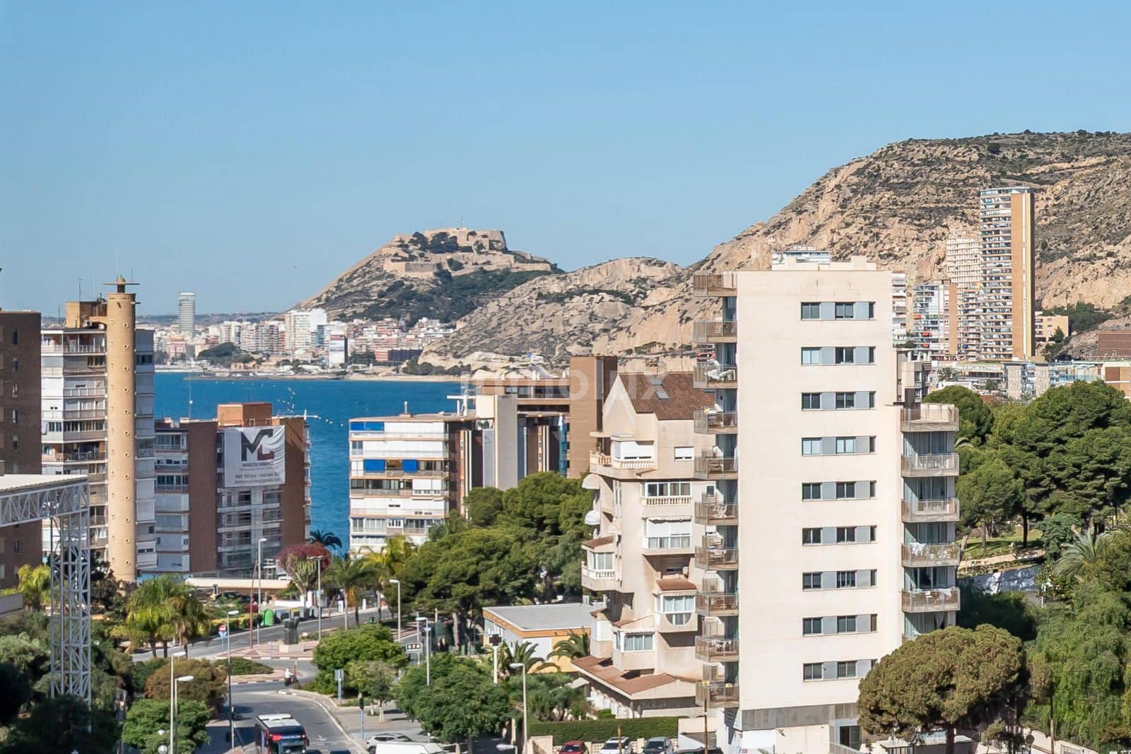 3 soverom Leilighet til salgs i Alicante by med svømmebasseng garasje - € 470 000 (Ref: 9118450)