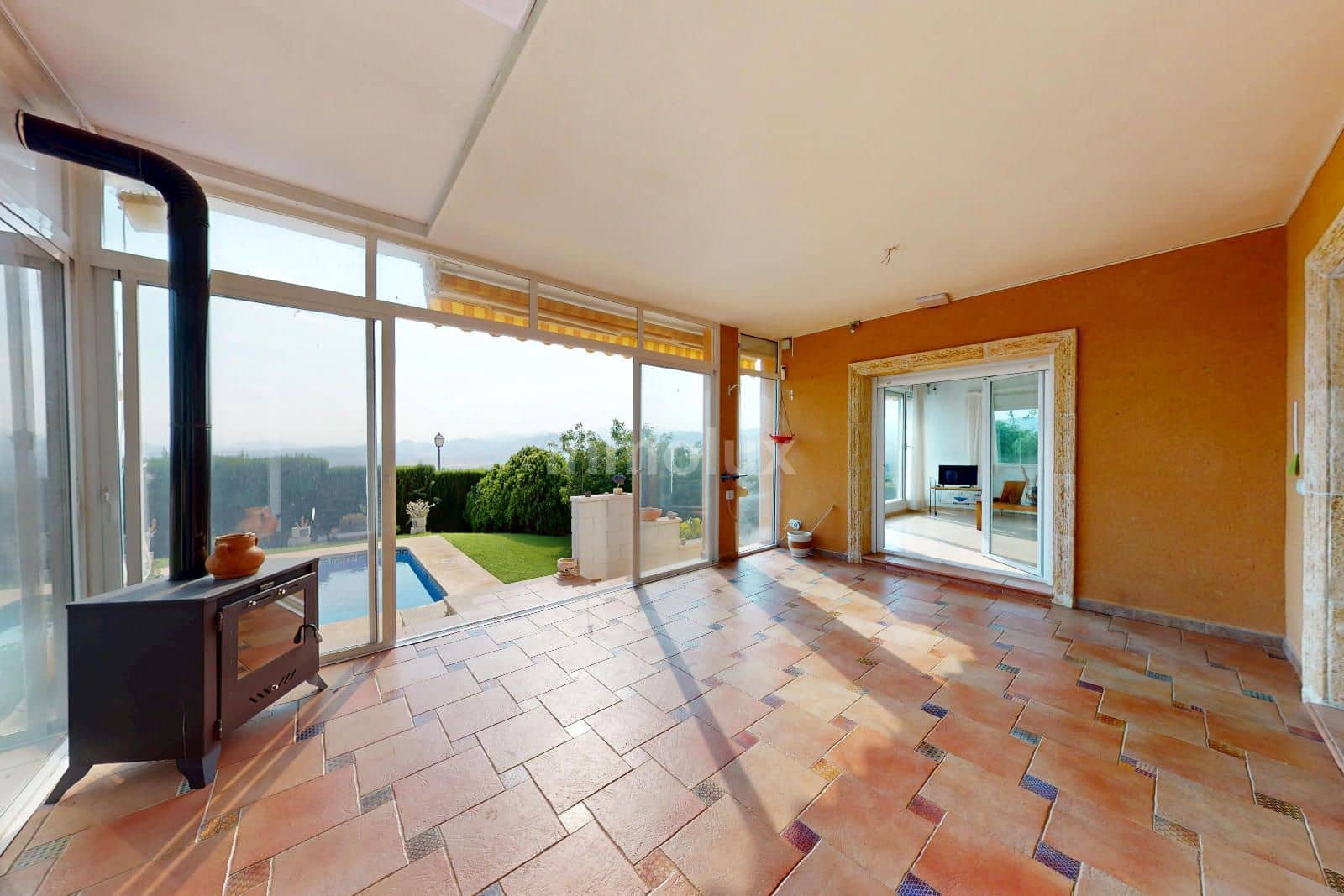 4 bedroom Villa for sale in Busot with pool garage - € 500,000 (Ref: 9127885)