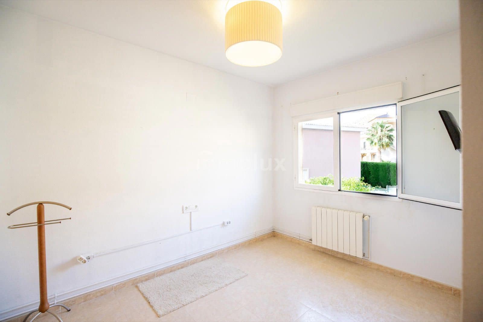 4 bedroom Villa for sale in Busot with pool garage - € 500,000 (Ref: 9127885)