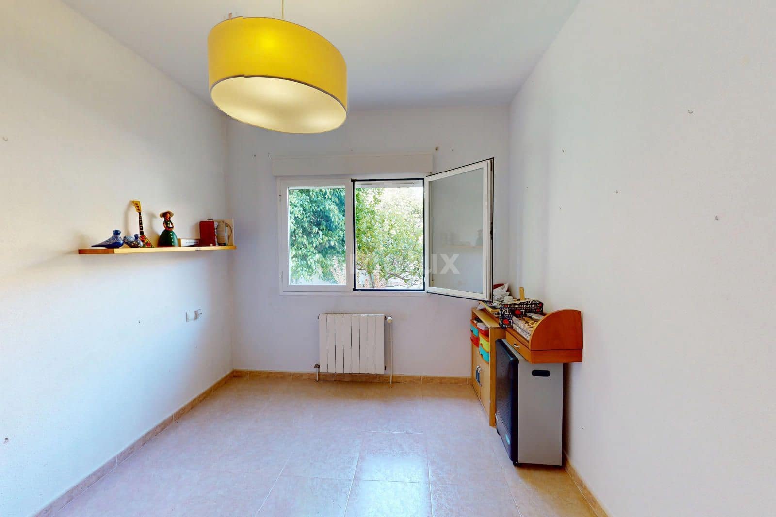 4 bedroom Villa for sale in Busot with pool garage - € 500,000 (Ref: 9127885)