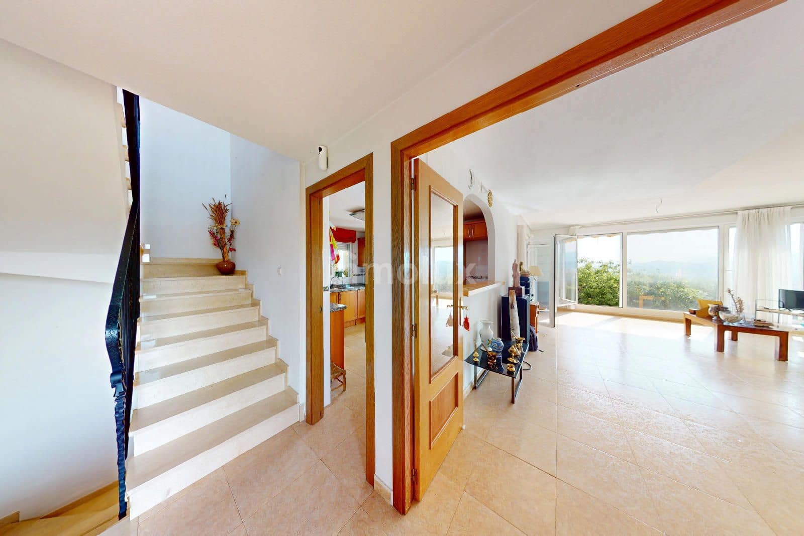 4 bedroom Villa for sale in Busot with pool garage - € 500,000 (Ref: 9127885)