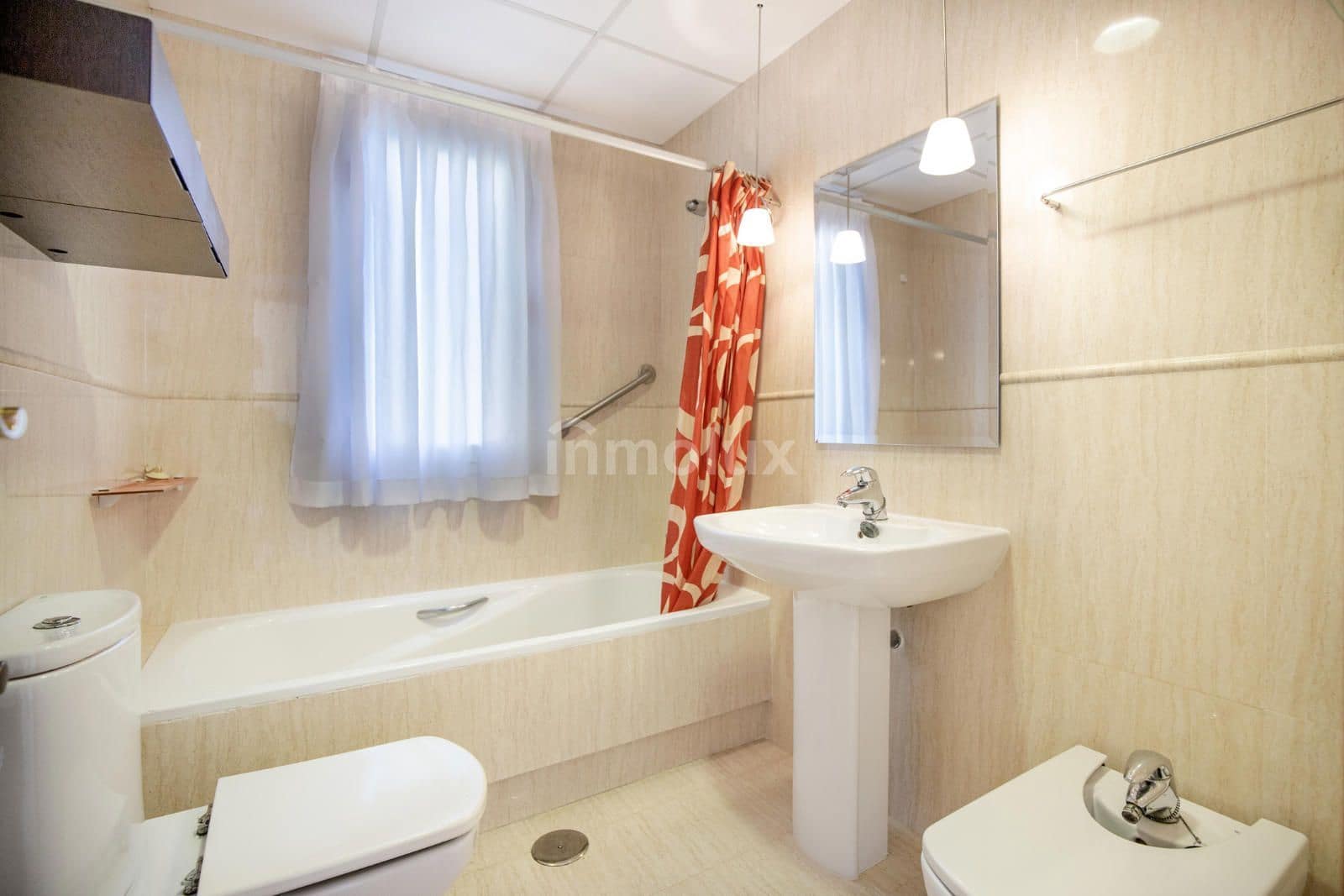 4 bedroom Villa for sale in Busot with pool garage - € 500,000 (Ref: 9127885)