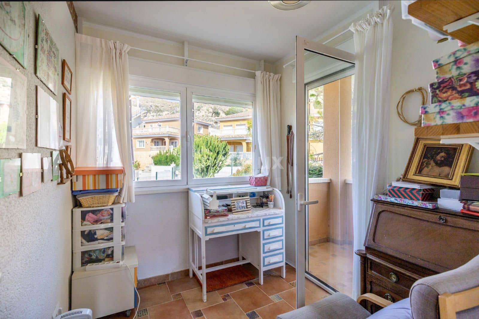 4 bedroom Villa for sale in Busot with pool garage - € 500,000 (Ref: 9127885)