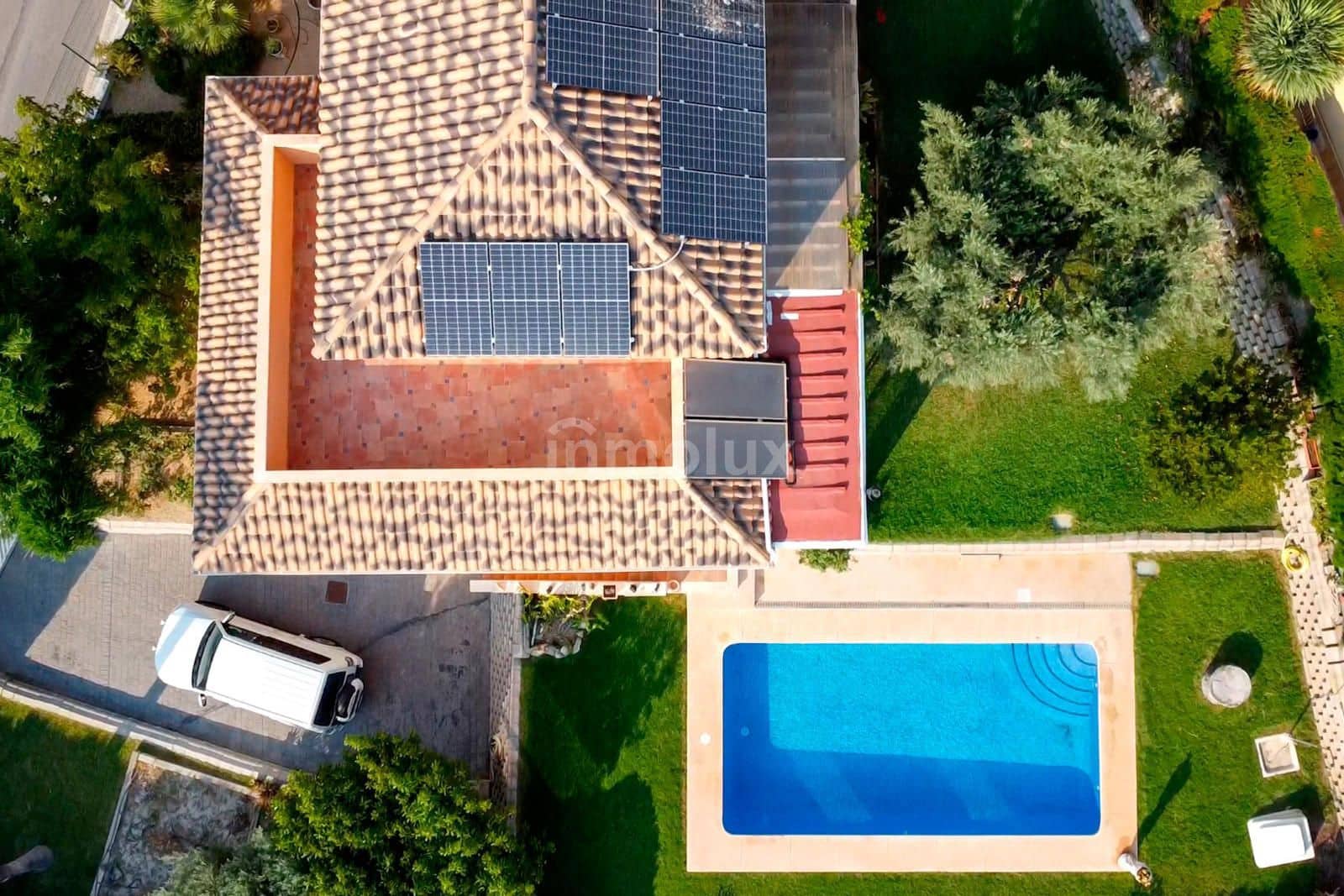 4 bedroom Villa for sale in Busot with pool garage - € 500,000 (Ref: 9127885)