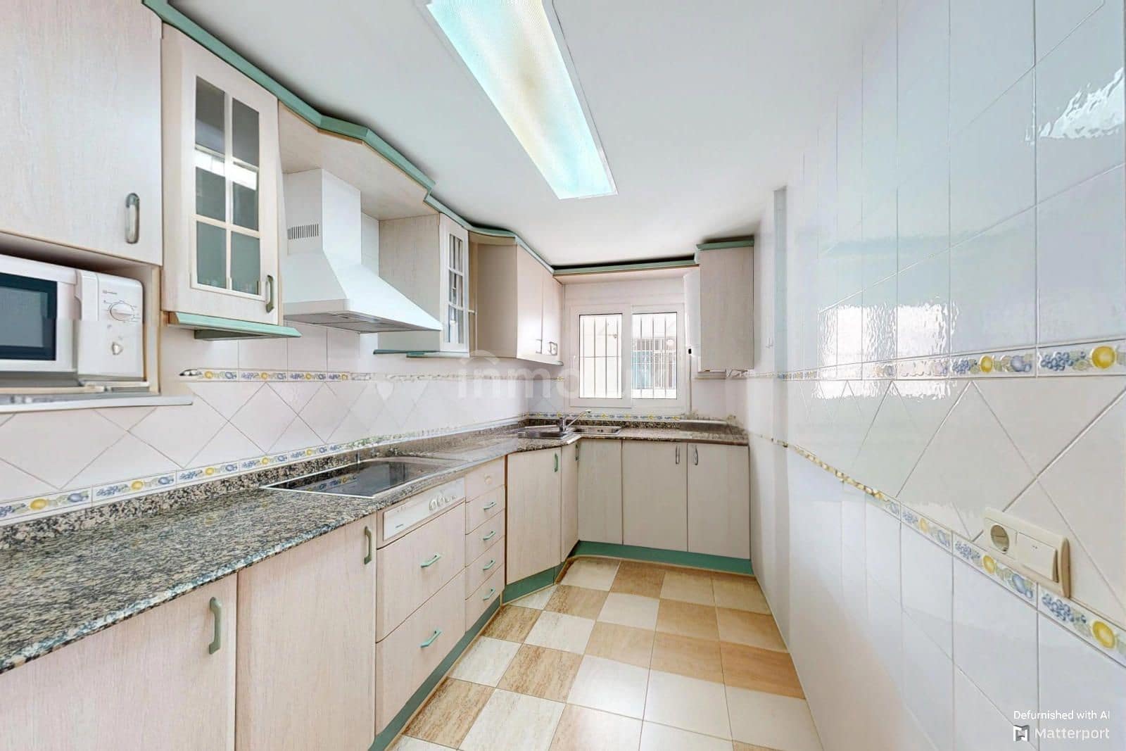 3 chambre Appartement à vendre à Playa de San Juan avec piscine garage - 379 000 € (Ref: 9131868)