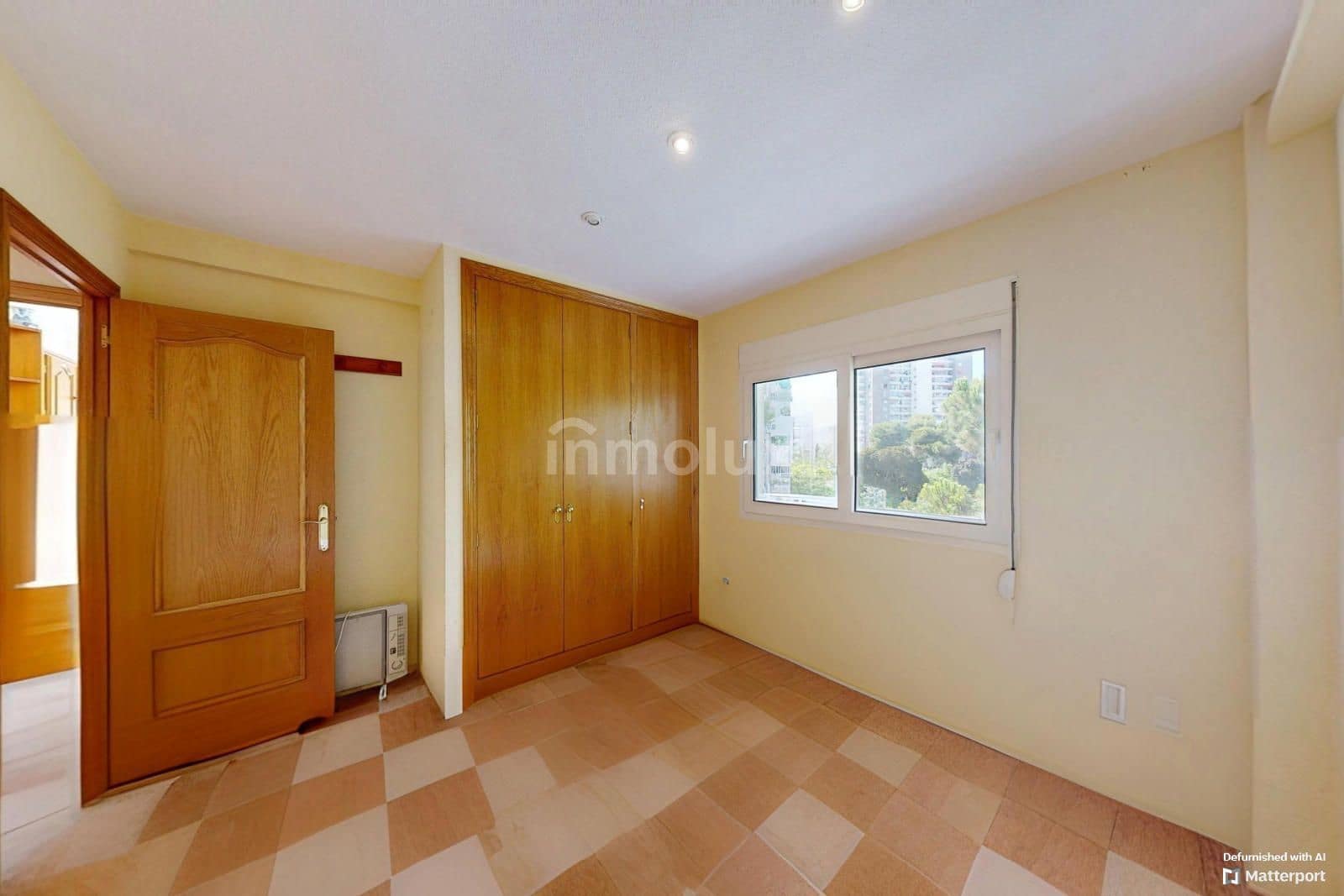 3 chambre Appartement à vendre à Playa de San Juan avec piscine garage - 379 000 € (Ref: 9131868)