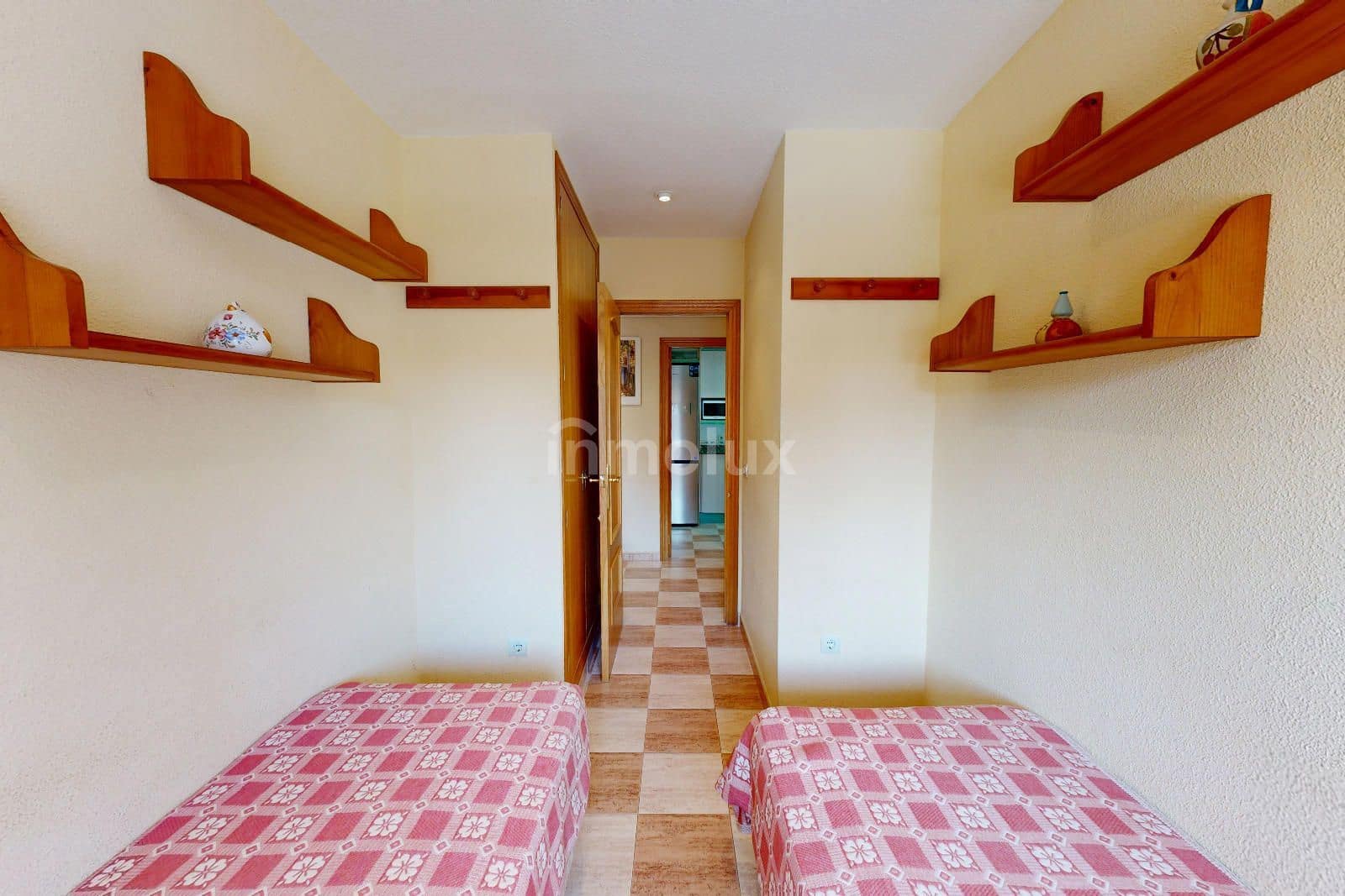 3 chambre Appartement à vendre à Playa de San Juan avec piscine garage - 379 000 € (Ref: 9131868)