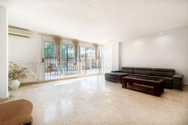 3 bedroom Townhouse for sale in Playa de Muchavista, El Campello with pool garage - € 575,000 (Ref: 9132925)