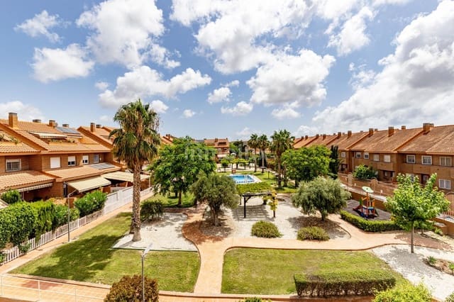 4 bedroom Townhouse for sale in Norte, Alicante / Alacant city with pool garage - € 392,000 (Ref: 9142531)