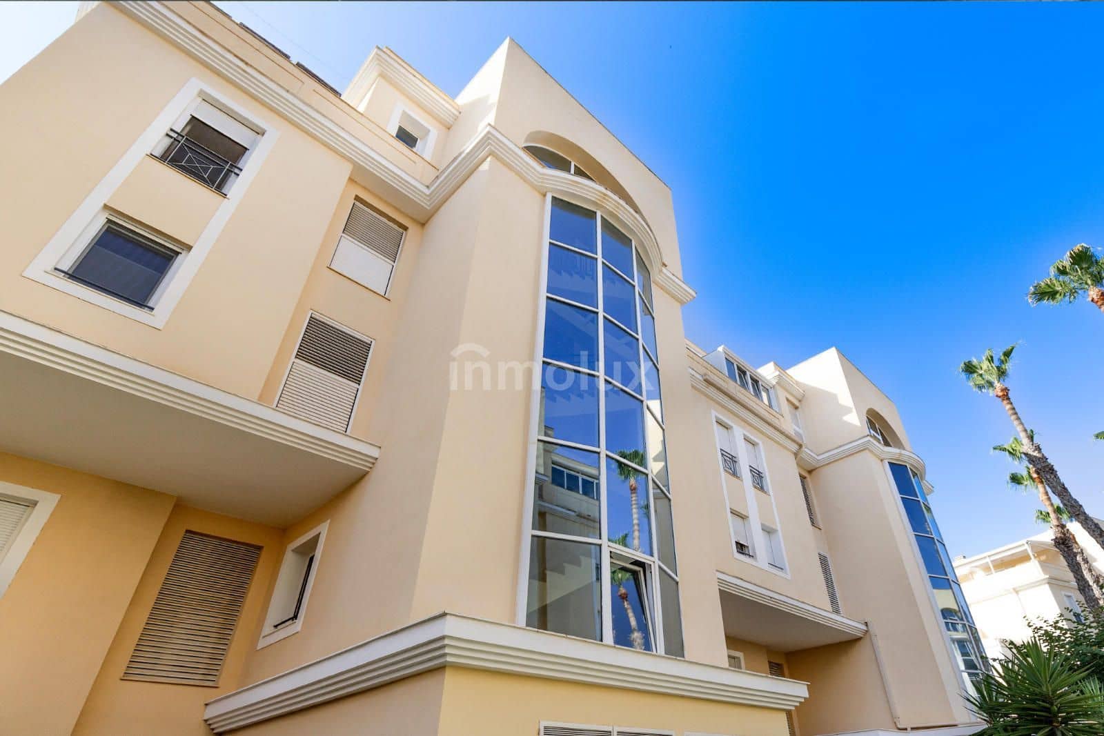 2 soveværelse Lejlighed til leje i Alicante by med swimmingpool garage - € 1.500 (Ref: 9161928)