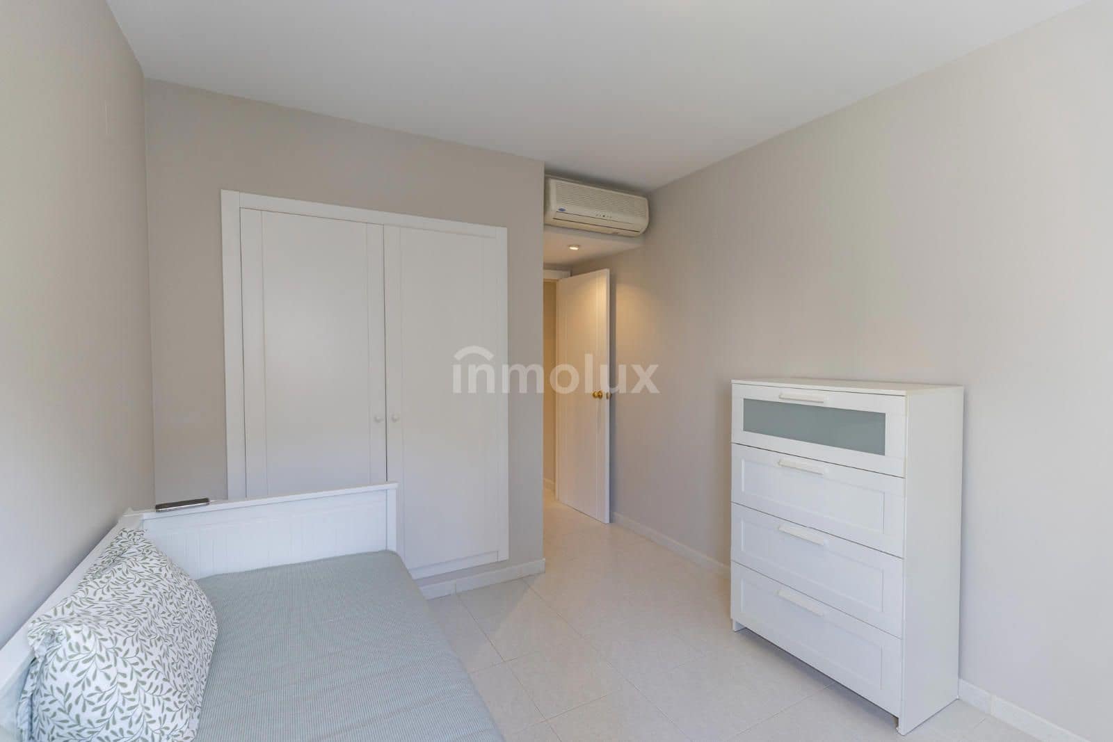 2 soveværelse Lejlighed til leje i Alicante by med swimmingpool garage - € 1.500 (Ref: 9161928)