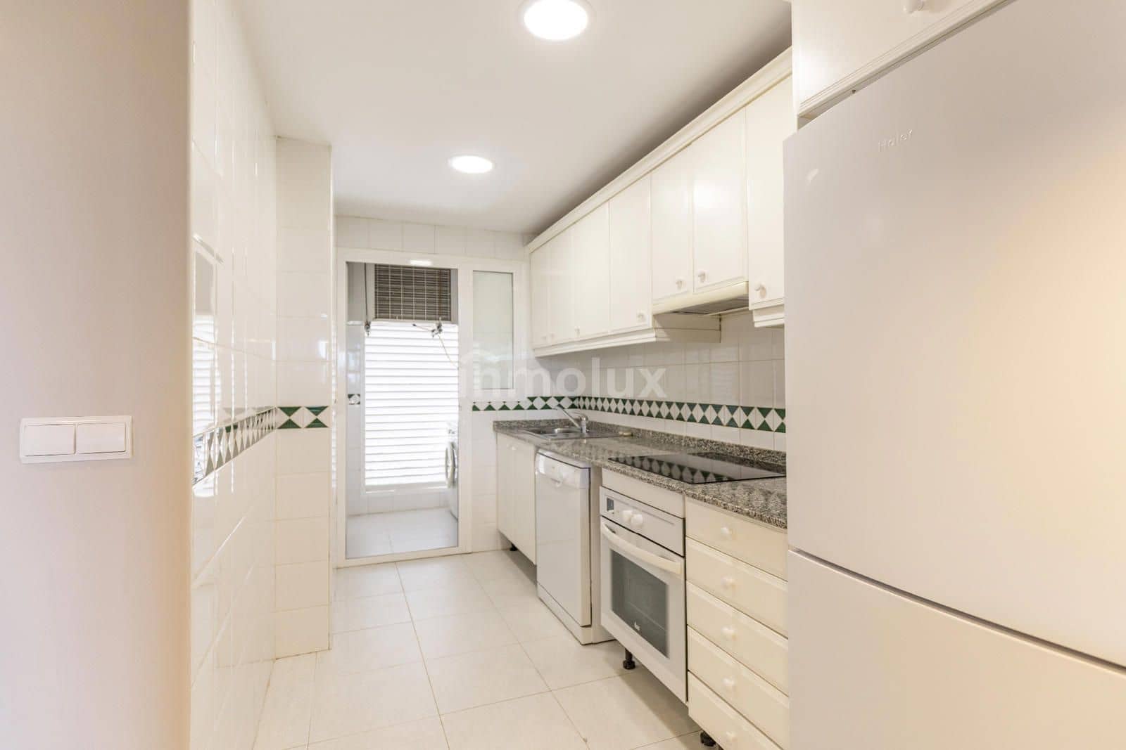 2 soveværelse Lejlighed til leje i Alicante by med swimmingpool garage - € 1.500 (Ref: 9161928)