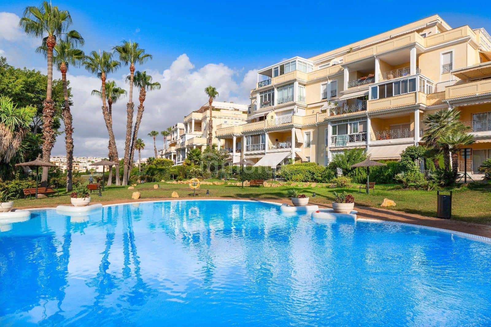 2 soveværelse Lejlighed til leje i Alicante by med swimmingpool garage - € 1.500 (Ref: 9161928)