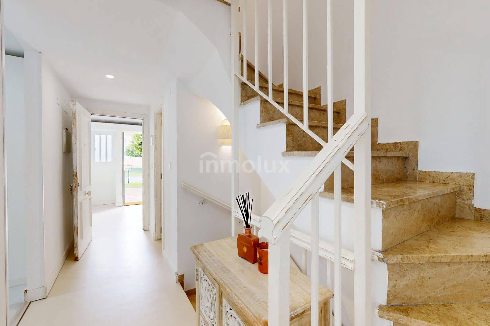 3 soveværelse Byhus til salg i Alicante by med swimmingpool garage - € 600.000 (Ref: 9163007)