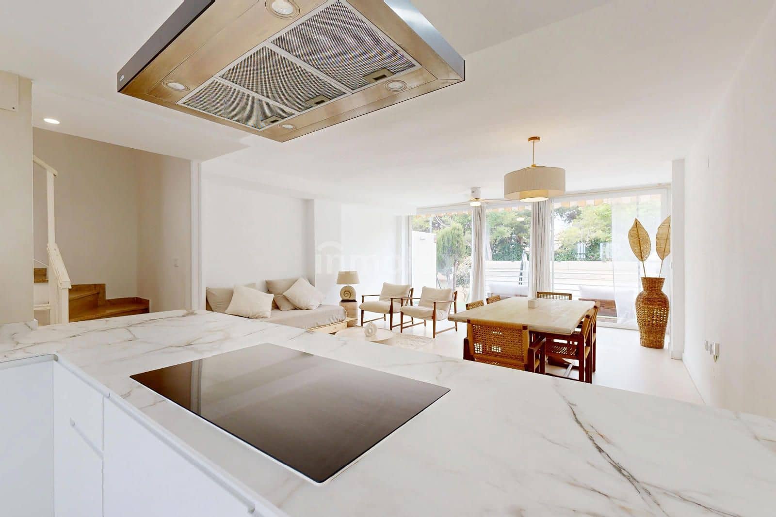 3 soveværelse Byhus til salg i Alicante by med swimmingpool garage - € 600.000 (Ref: 9163007)