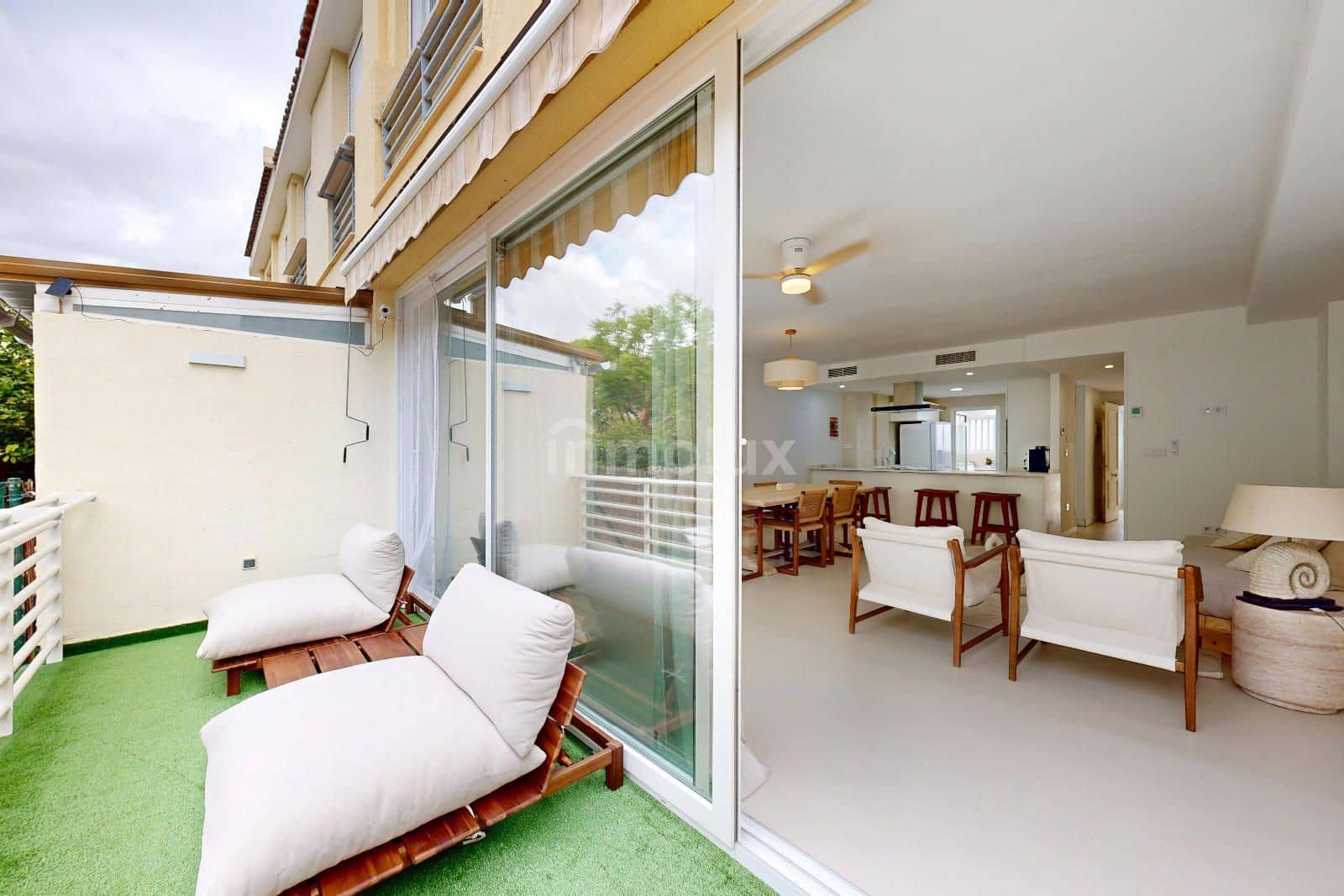 3 soveværelse Byhus til salg i Alicante by med swimmingpool garage - € 600.000 (Ref: 9163007)