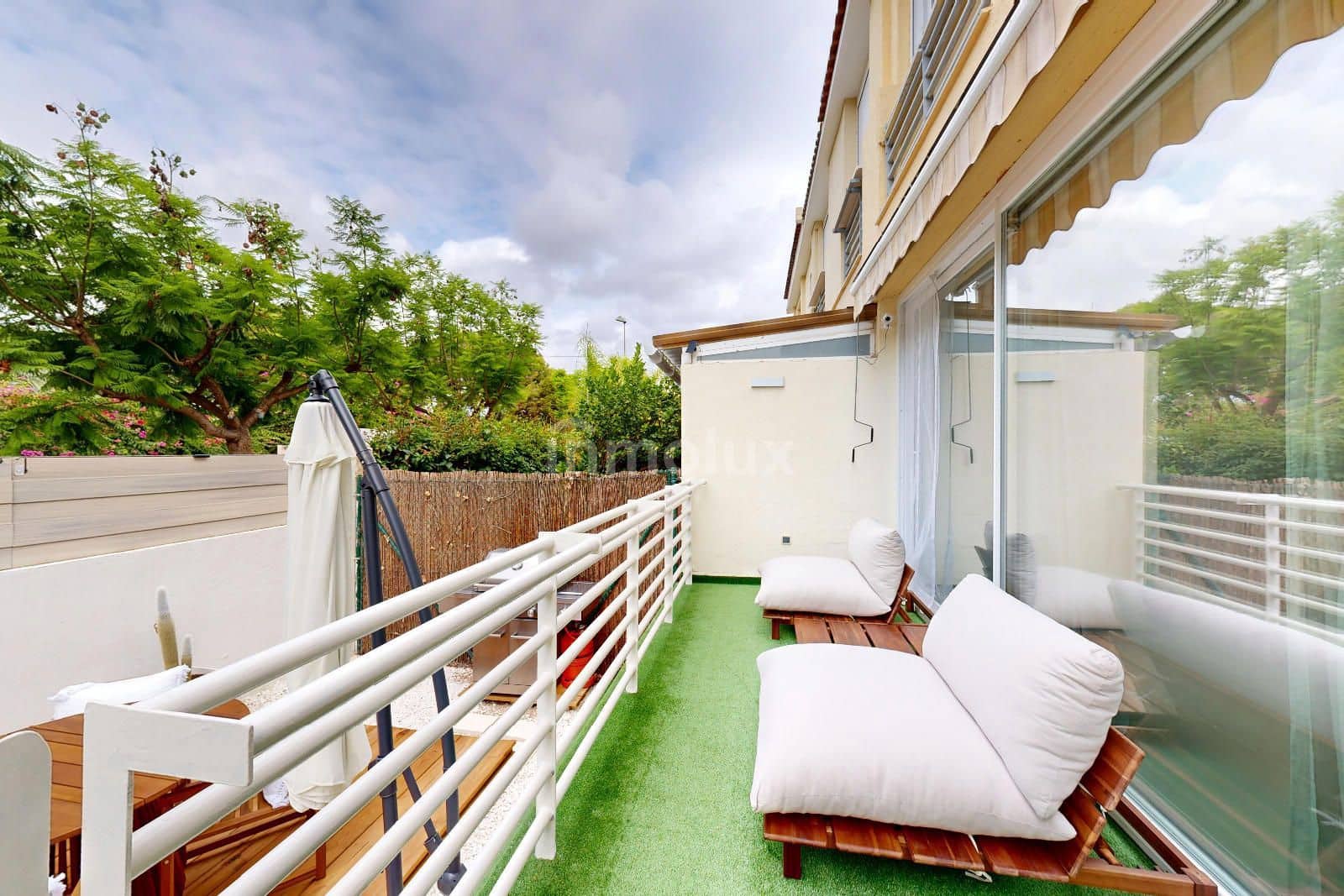 3 soveværelse Byhus til salg i Alicante by med swimmingpool garage - € 600.000 (Ref: 9163007)