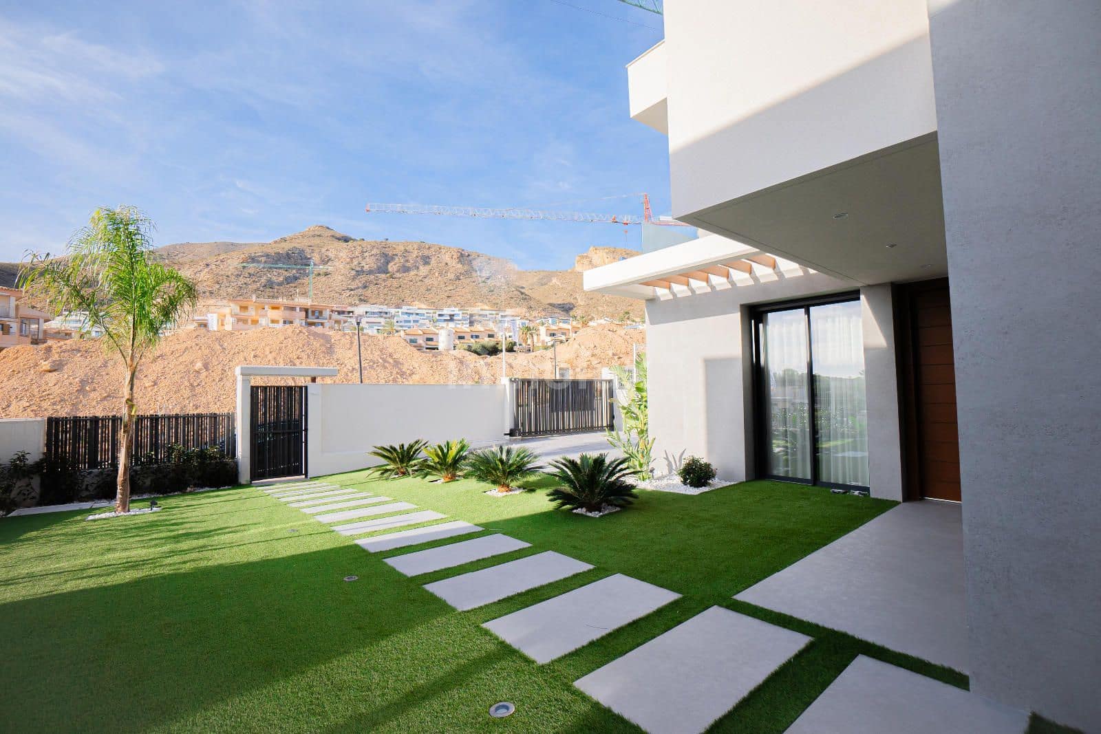 3 bedroom Villa for sale in Finestrat with pool garage - € 870,000 (Ref: 9165148)