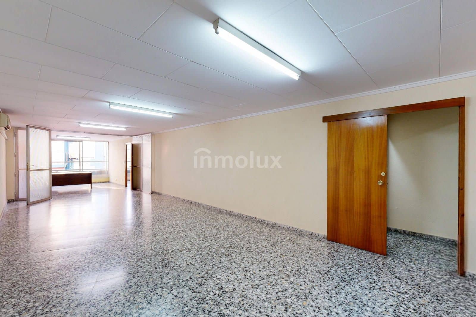 Office for sale in Alicante / Alacant city - € 110,000 (Ref: 9189567)