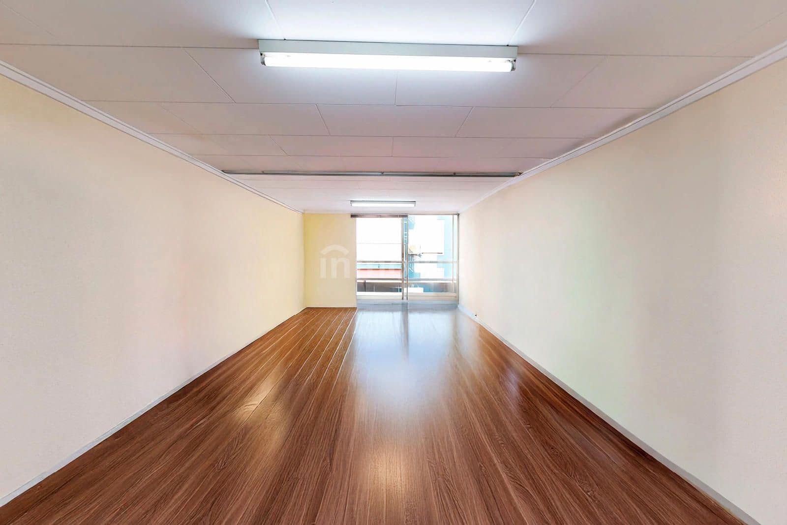 Office for sale in Alicante / Alacant city - € 110,000 (Ref: 9189567)