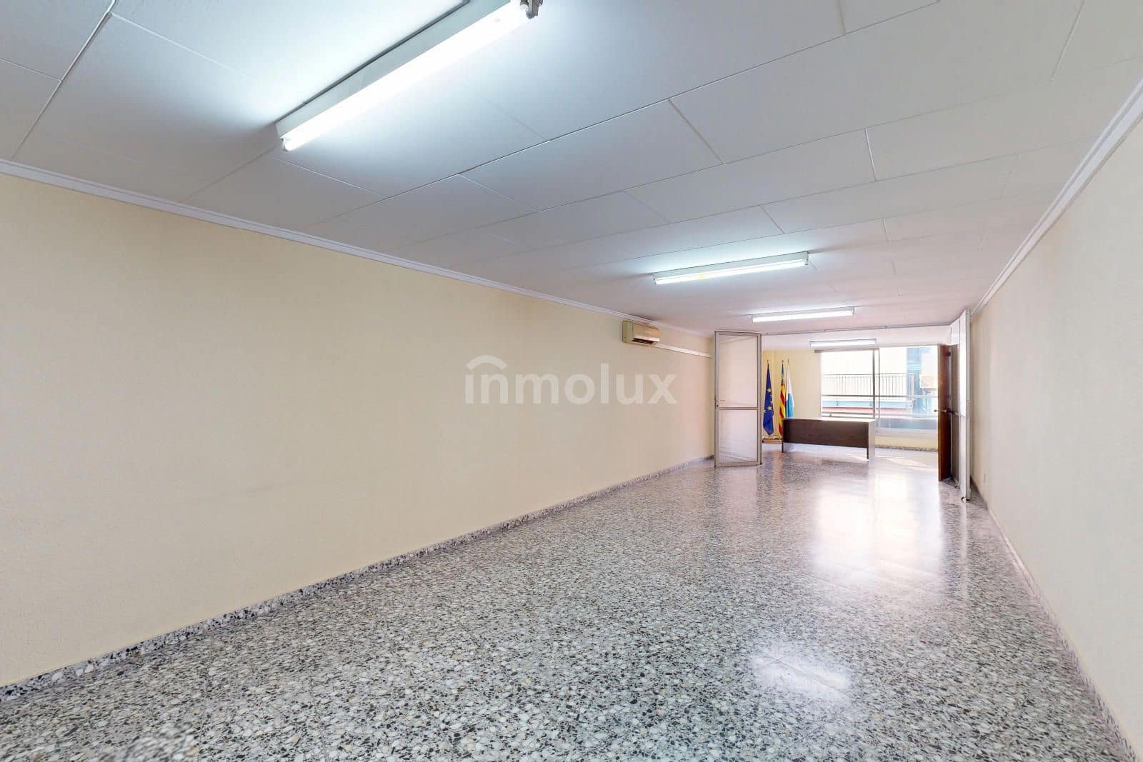 Office for sale in Alicante / Alacant city - € 110,000 (Ref: 9189567)