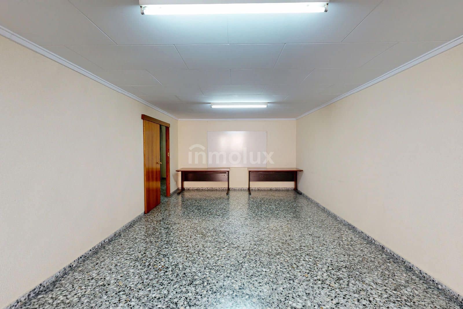 Office for sale in Alicante / Alacant city - € 110,000 (Ref: 9189567)